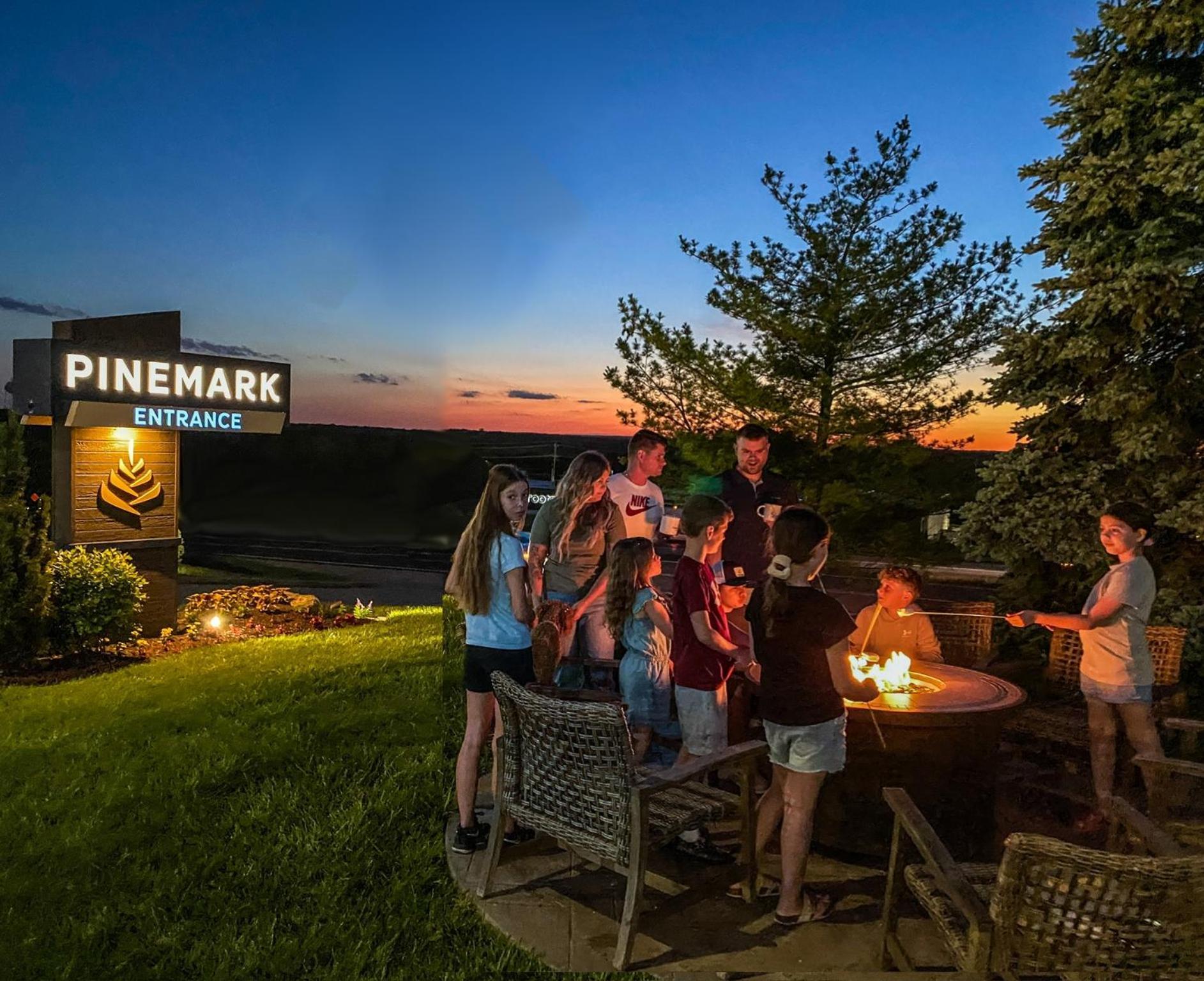 Pinemark Inn Suites Events Saint Clair Εξωτερικό φωτογραφία